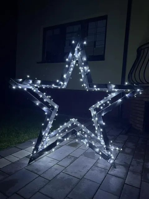 Biała gwiazda ModoStar na tarasie